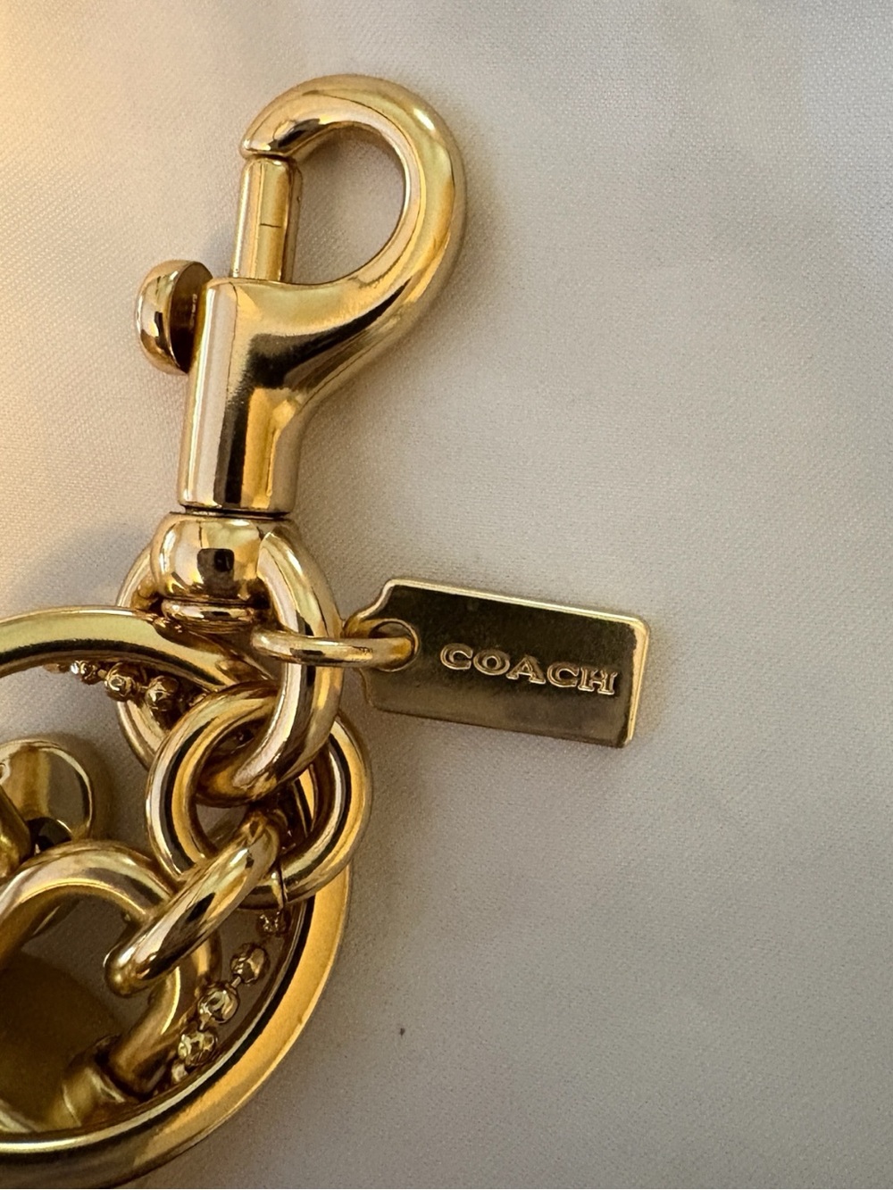Coach Gold Lock & Key Bag Charm Keychain Horse & Carriage - Picture 4 of 6